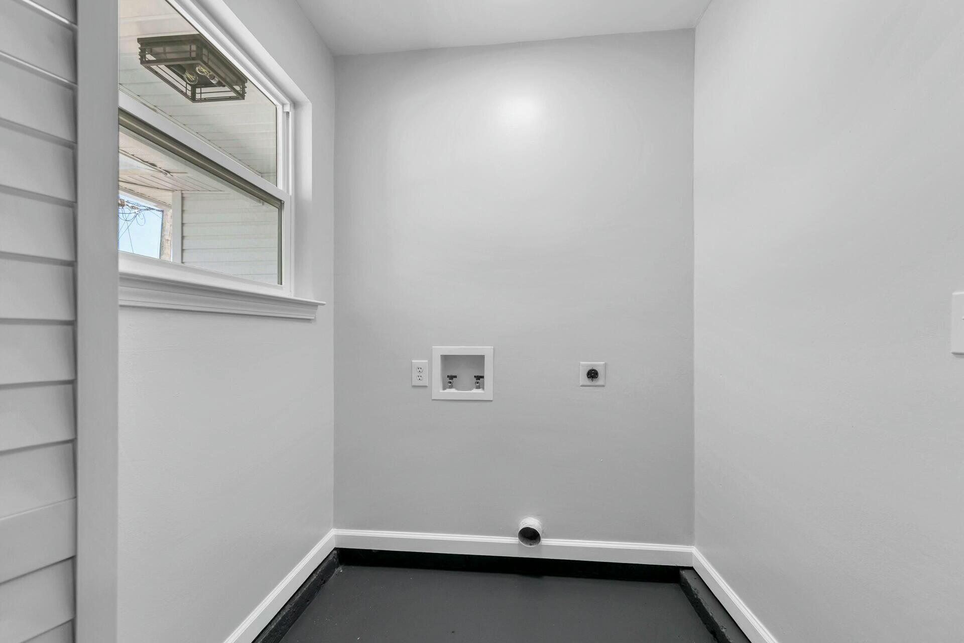 330 Apple Drive Crestview, FL 32536 - Photo 24 of 29 a view of an empty room