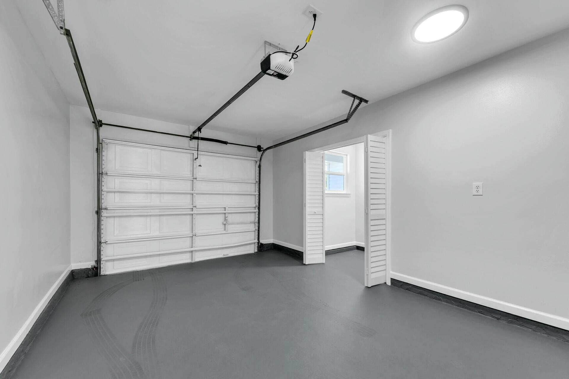 330 Apple Drive Crestview, FL 32536 - Photo 25 of 29 an empty room with a empty space and windows