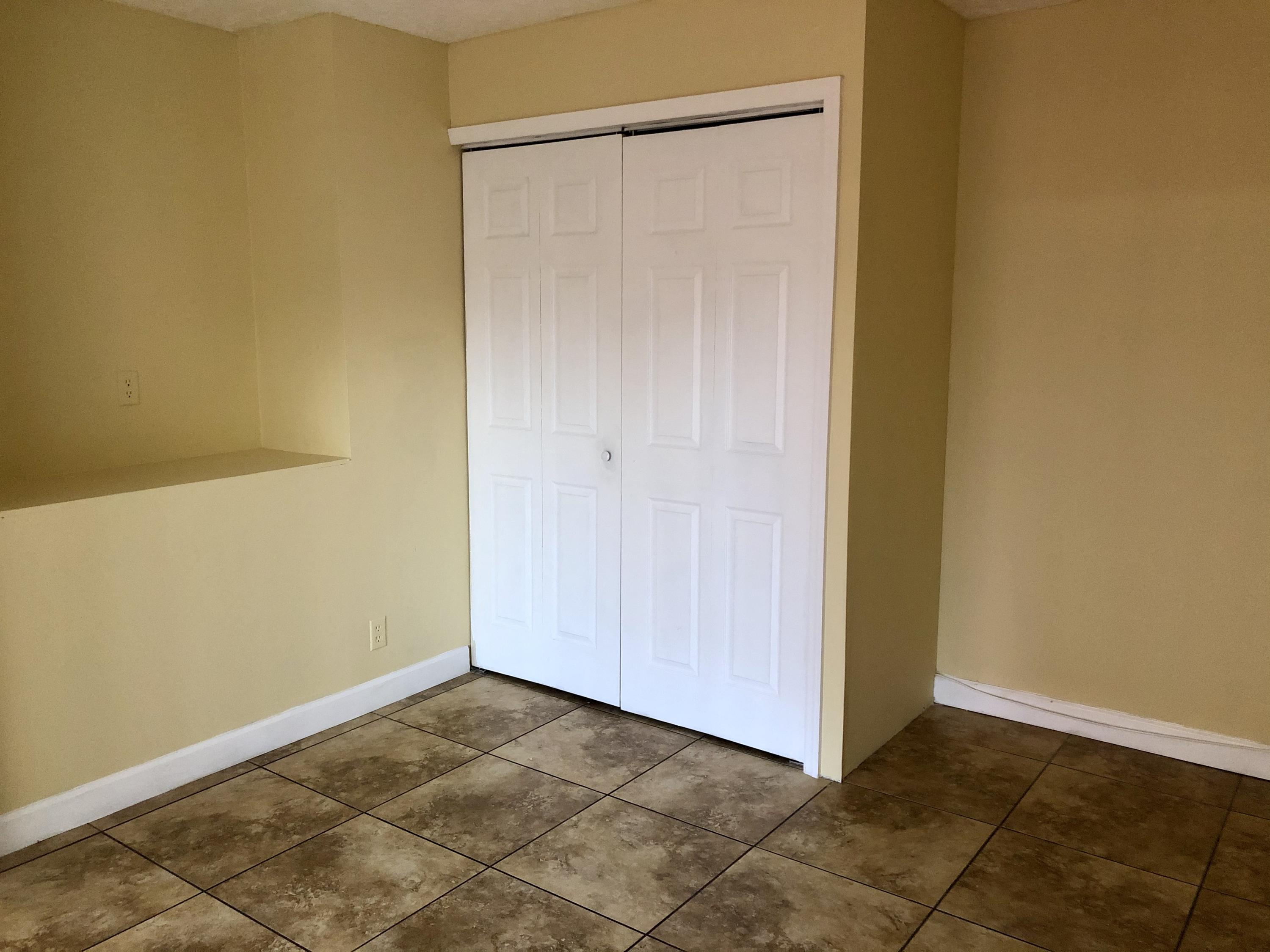 551 Springdale Circle Palm Springs, FL 33461 - Photo 11 of 30 IMG_E6466