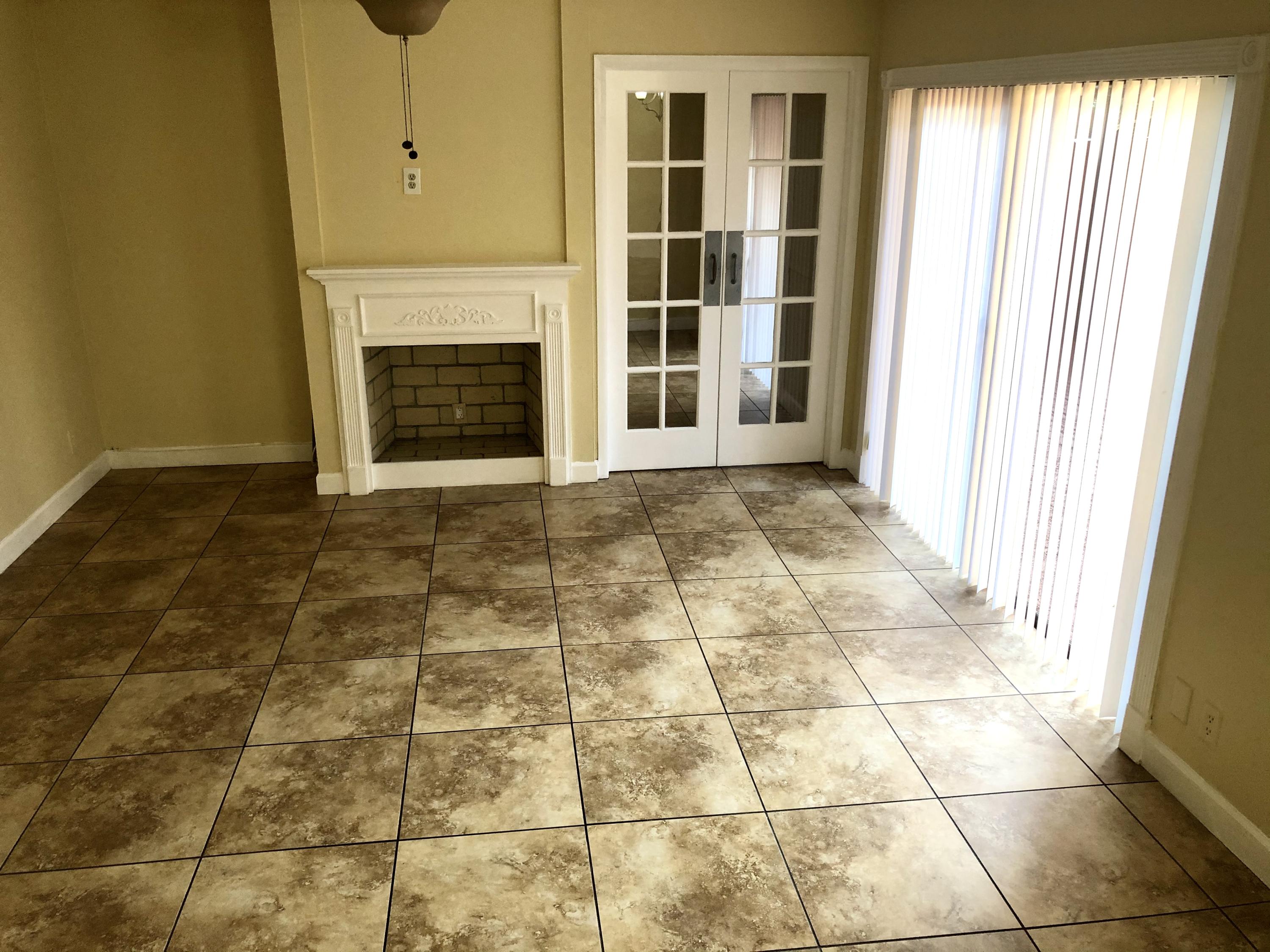 551 Springdale Circle Palm Springs, FL 33461 - Photo 6 of 30 IMG_E6481