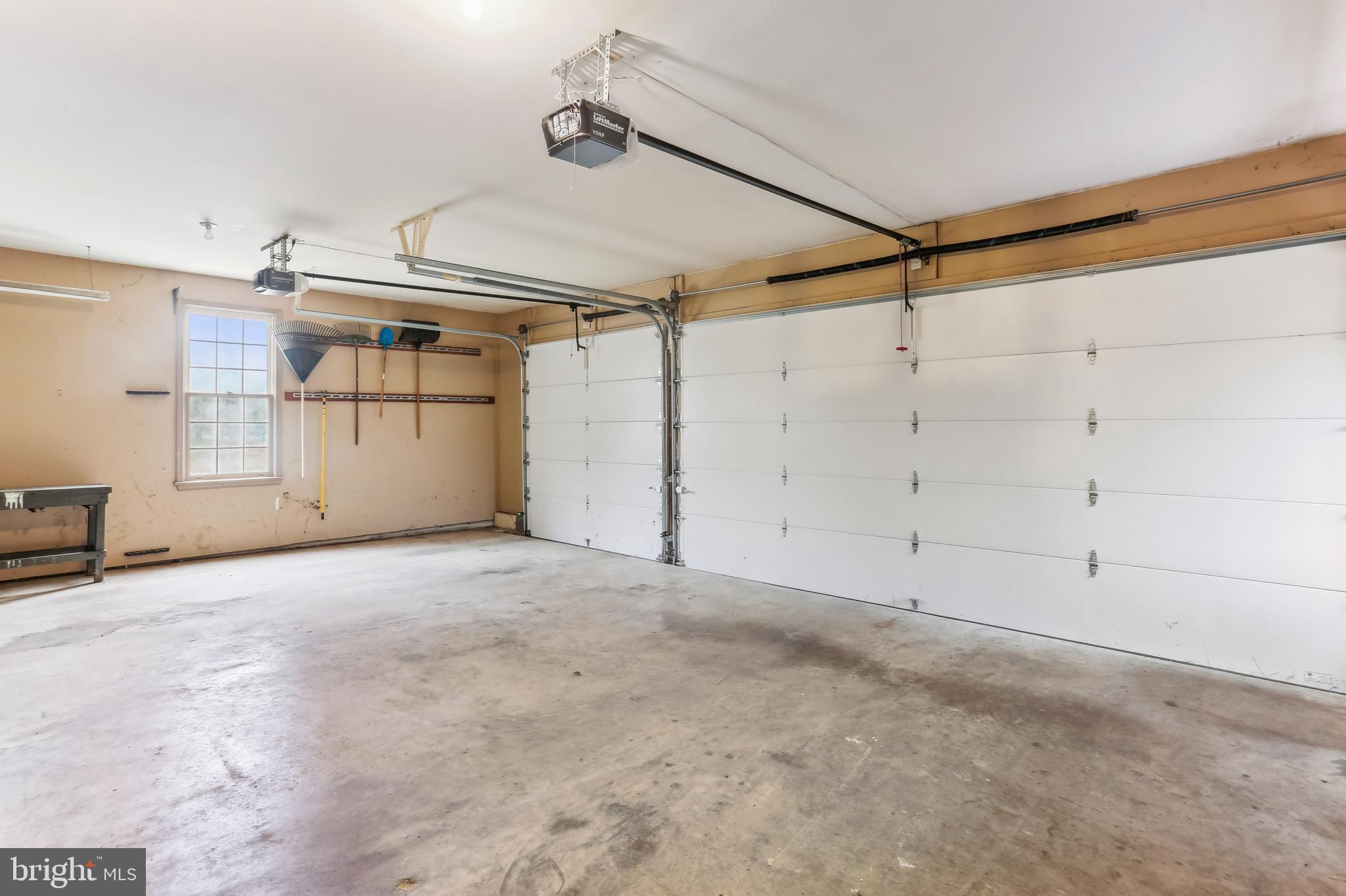 9409 Thornedike Drive Laytonsville, MD 20882 - Photo 28 of 86 Three car garage