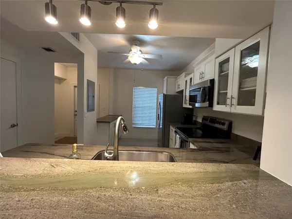 $3,200 | 1043 Kokomo Key Lane, Delray Beach, FL 33483