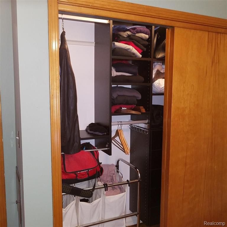 412 Roland Court Grosse Pointe Farms, MI 48236 - Photo 16 of 44