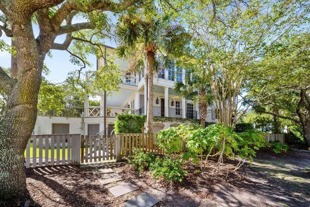 $4,395,000 | 3 7th Avenue, Isle of Palms, SC 29451