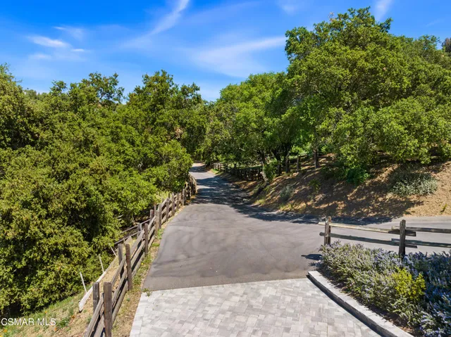 $7,900,000 | 2400 West Potrero Road, Westlake Village, CA 91361