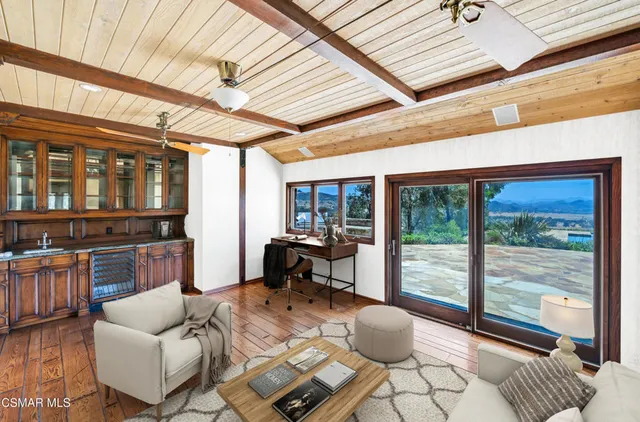 $7,900,000 | 2400 West Potrero Road, Westlake Village, CA 91361