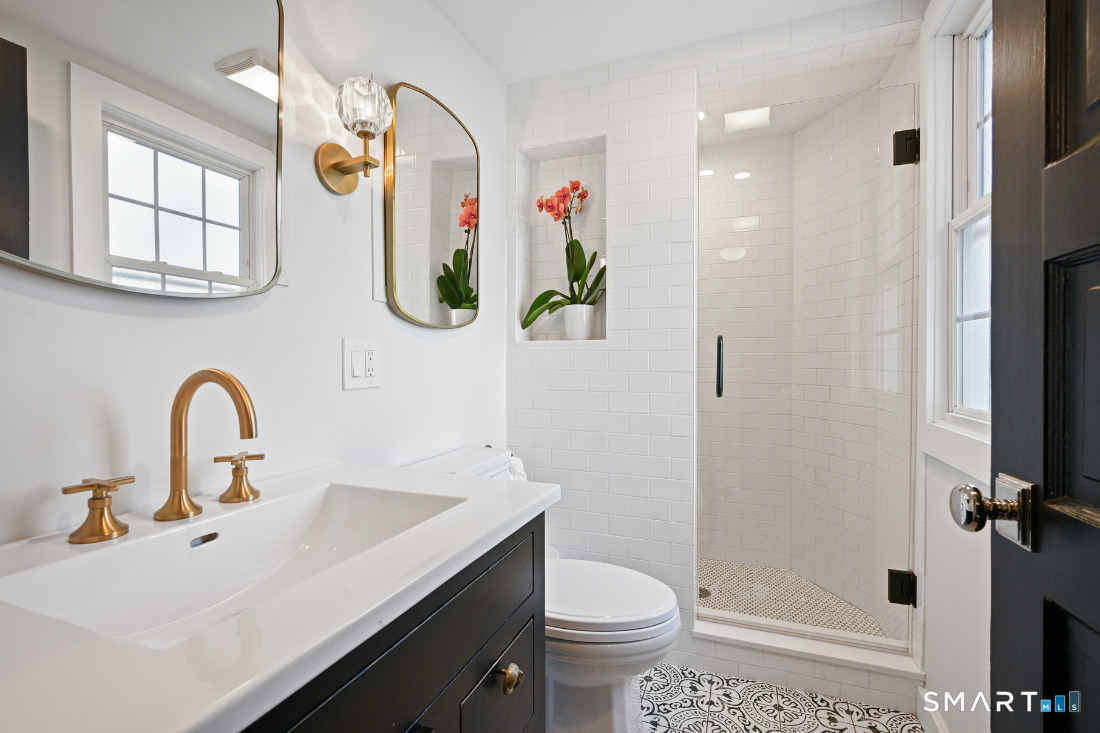 464 Ruane Street Fairfield, CT 06824 - Photo 5 of 40