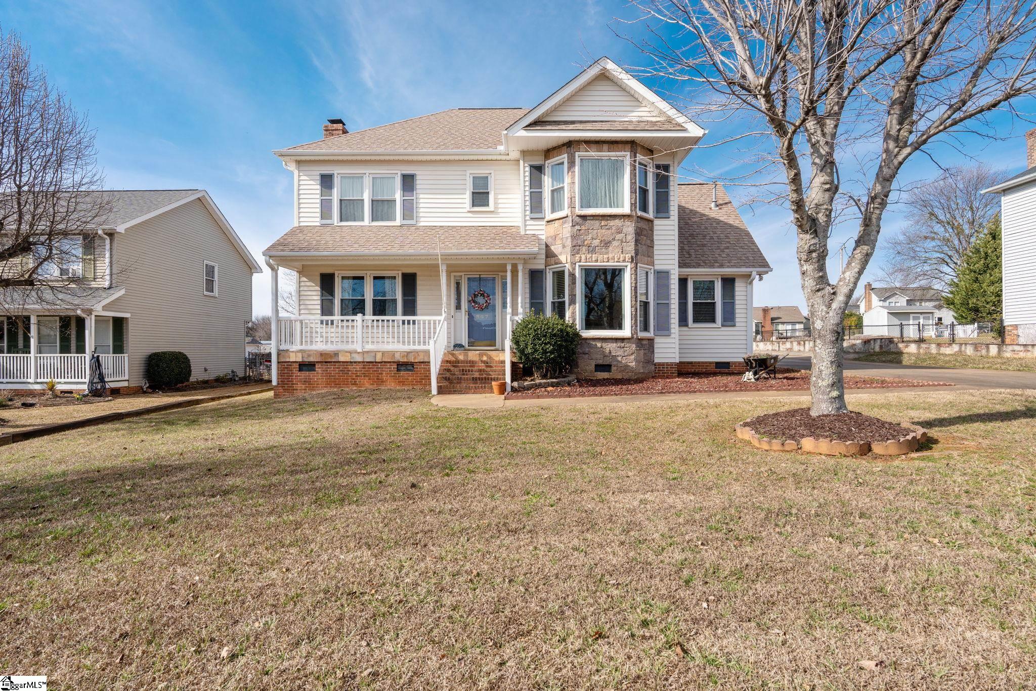 807 Fairview Road Greer, SC 29651 - Photo 2 of 35