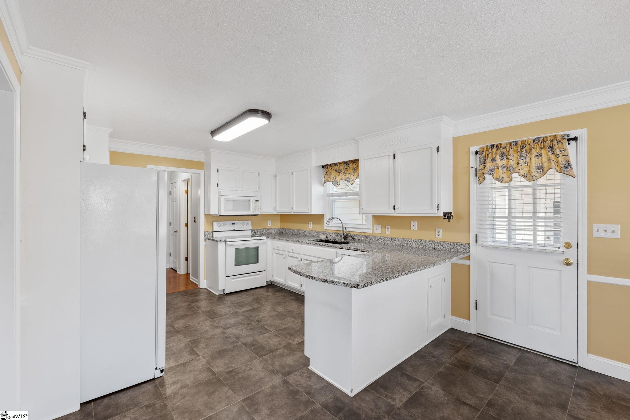 807 Fairview Road Greer, SC 29651 - Photo 21 of 35