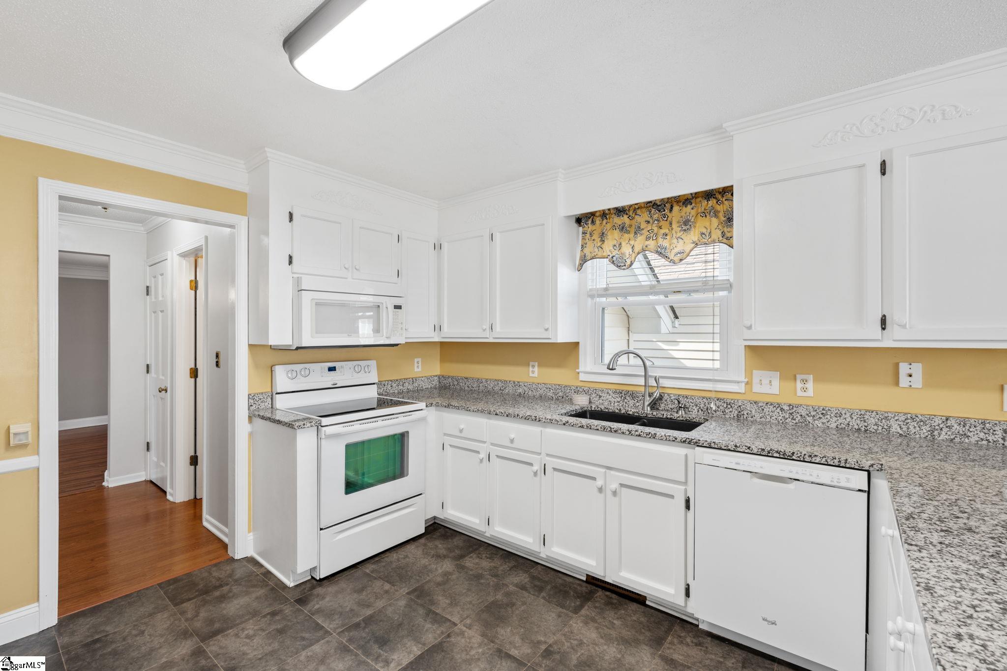 807 Fairview Road Greer, SC 29651 - Photo 23 of 35