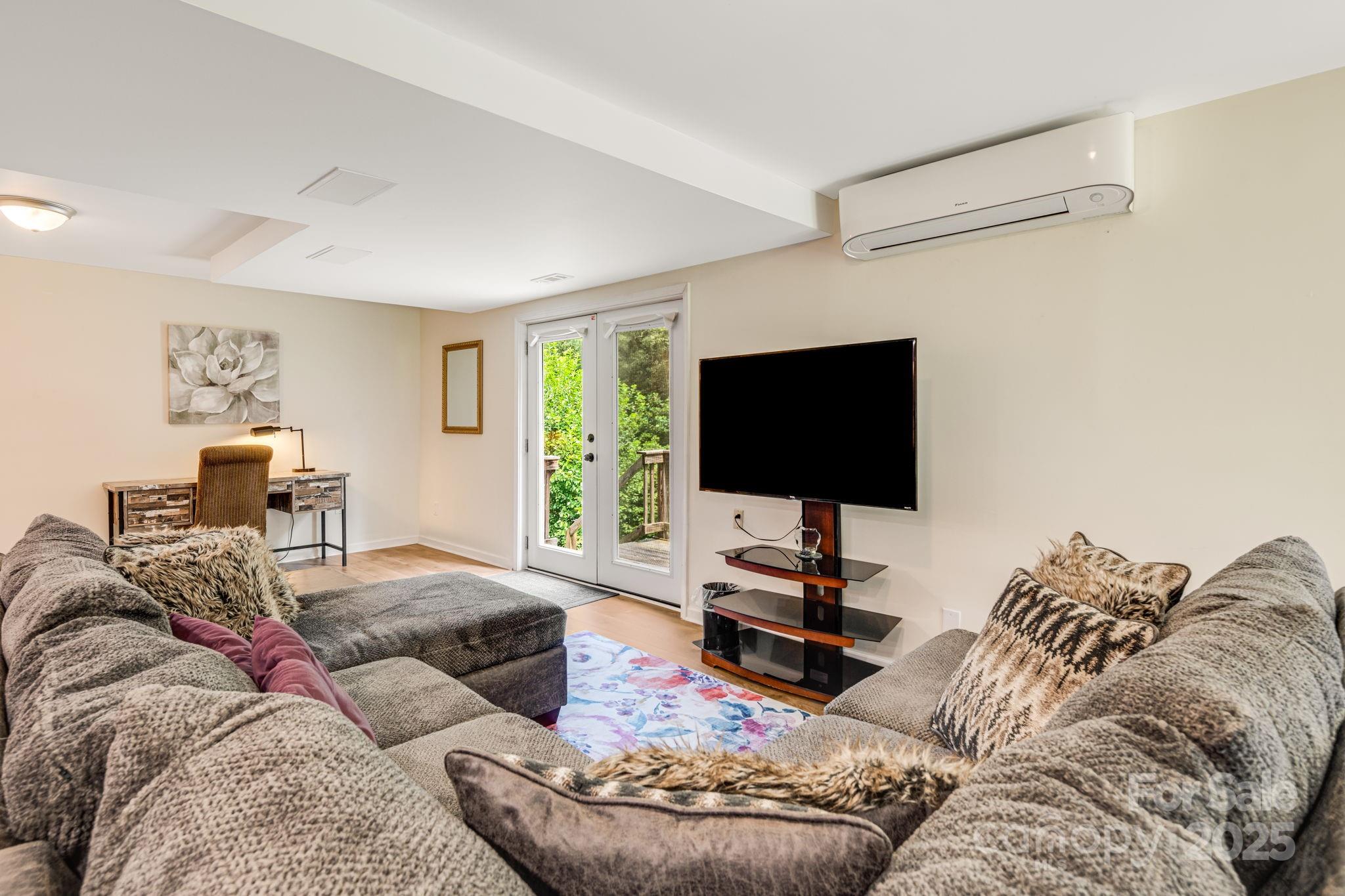 4155 Turnpike Road Horse Shoe, NC 28742 - Photo 31 of 40