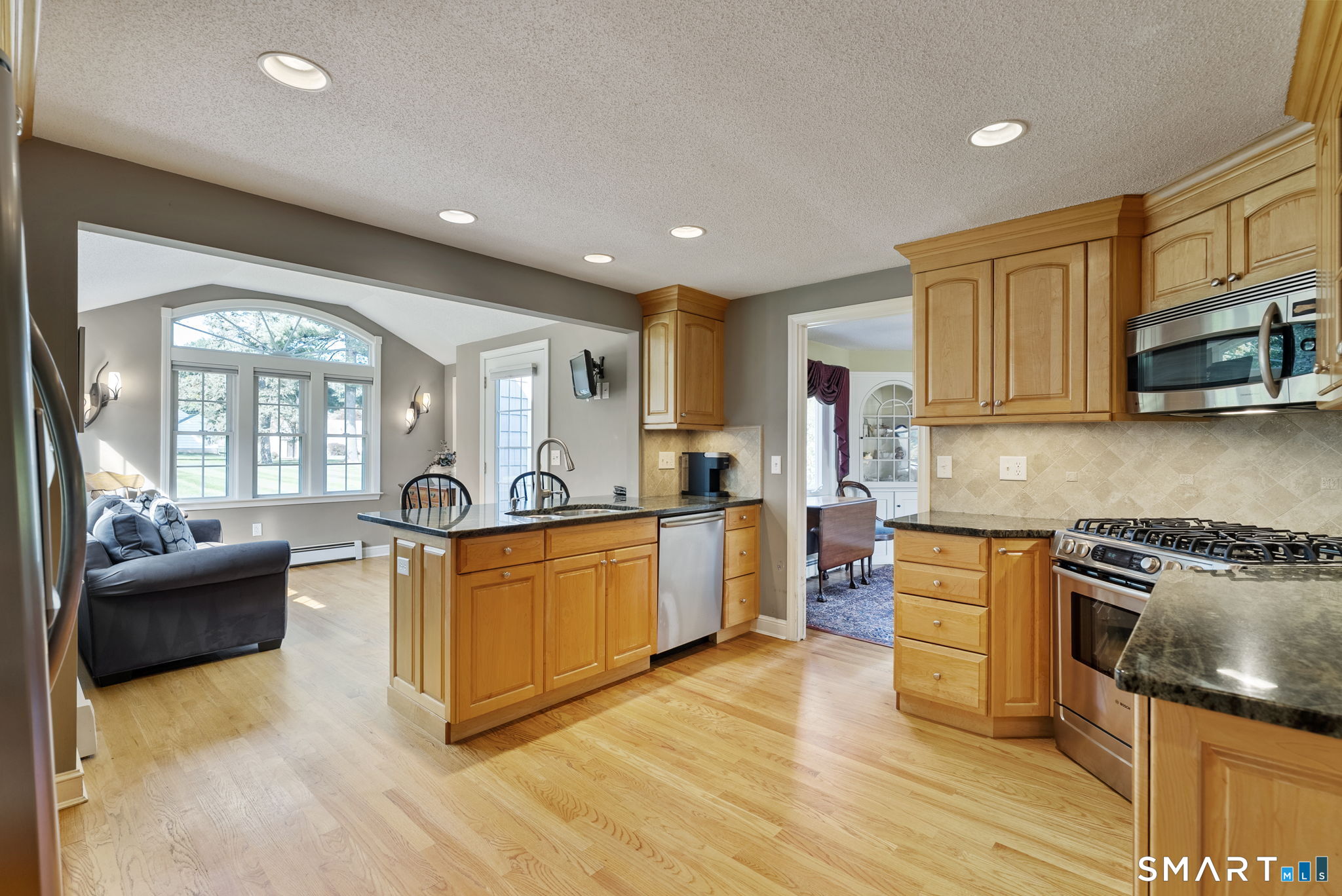 39 Clovercrest Road Wethersfield, CT 06109 - Photo 13 of 40 Kitchen opens to sitting/family room