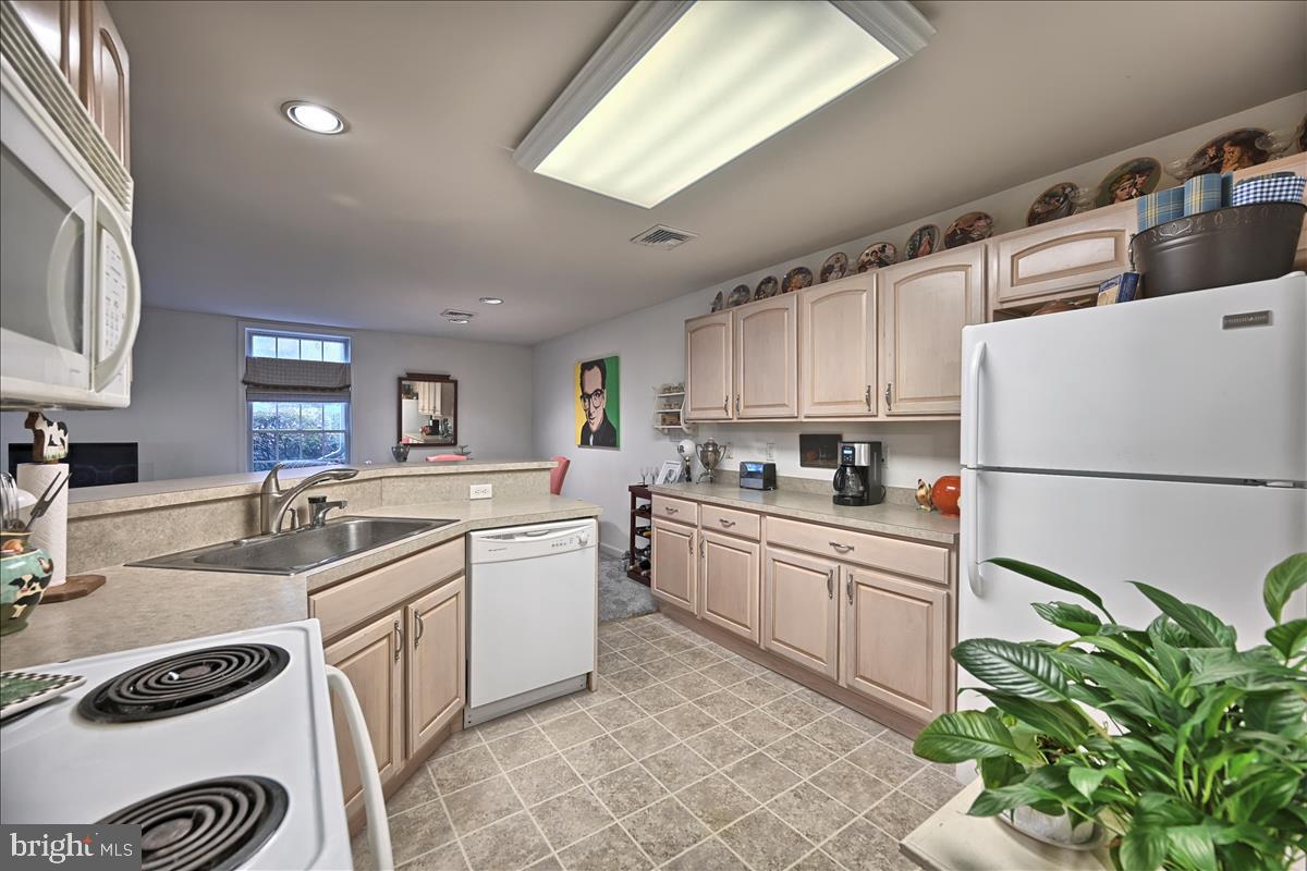 4629 Deer Path Road Harrisburg, PA 17110 - Photo 5 of 7 Gallery Image 5
