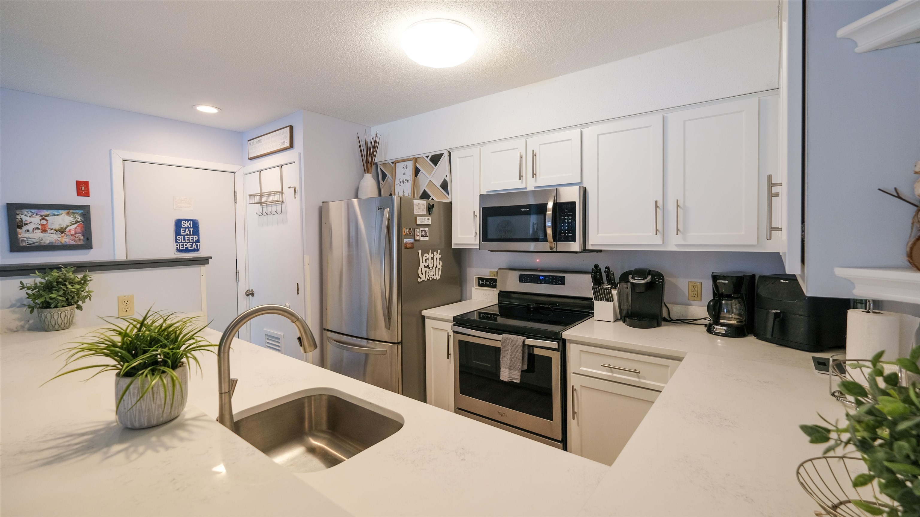 318 Mountain Road, Unit A302 Ludlow, VT 05149 - Photo 12 of 39