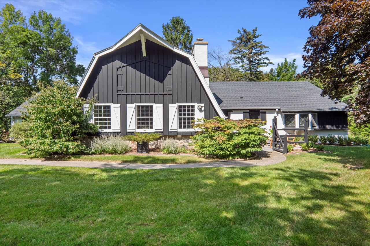 7900 North Club Circle Fox Point, WI 53217 - Photo 1 of 1 Welcome home!