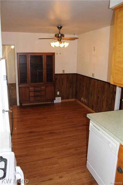 3037 Rome Avenue Warren, MI 48091 - Photo 11 of 54