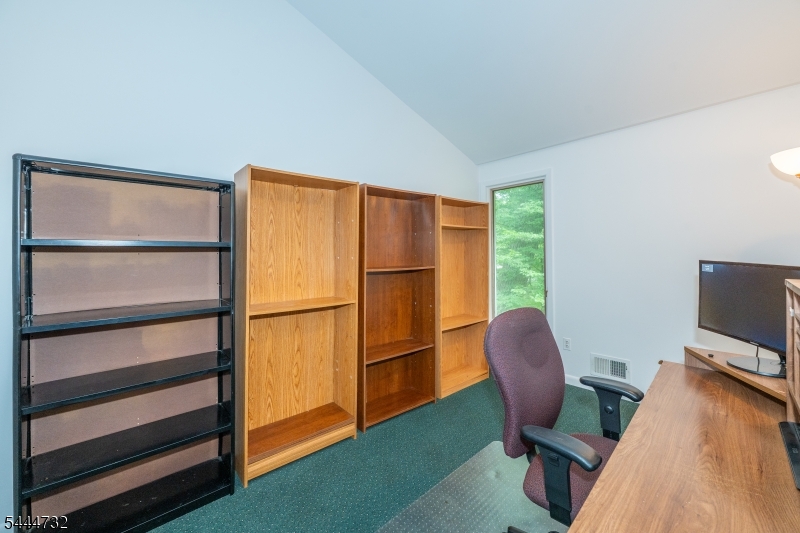 89 Moraine Road Morris Plains, NJ 07950 - Photo 15 of 48