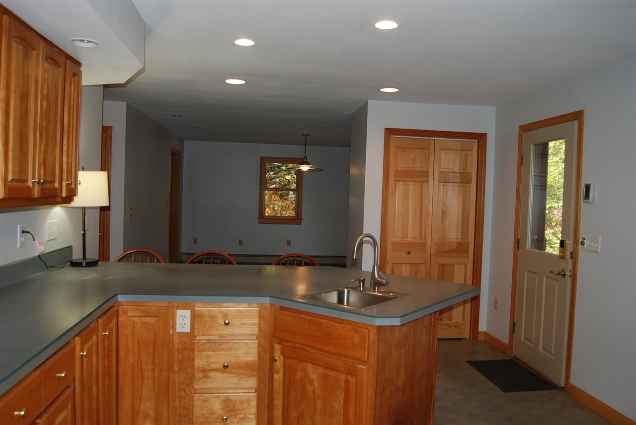 48 Strafford Road Rochester, NH 03867 - Photo 7 of 39