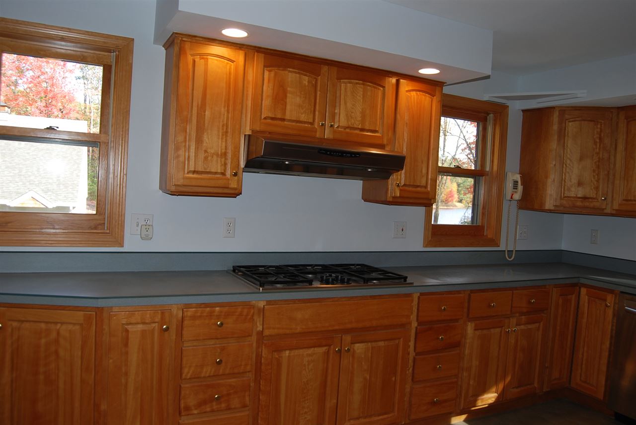 48 Strafford Road Rochester, NH 03867 - Photo 8 of 39