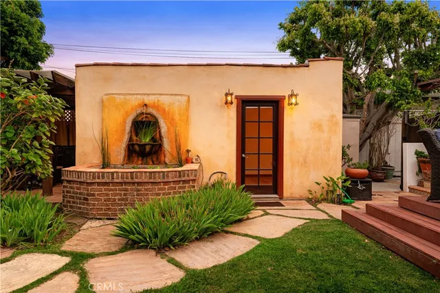a view of a entryway door of the house