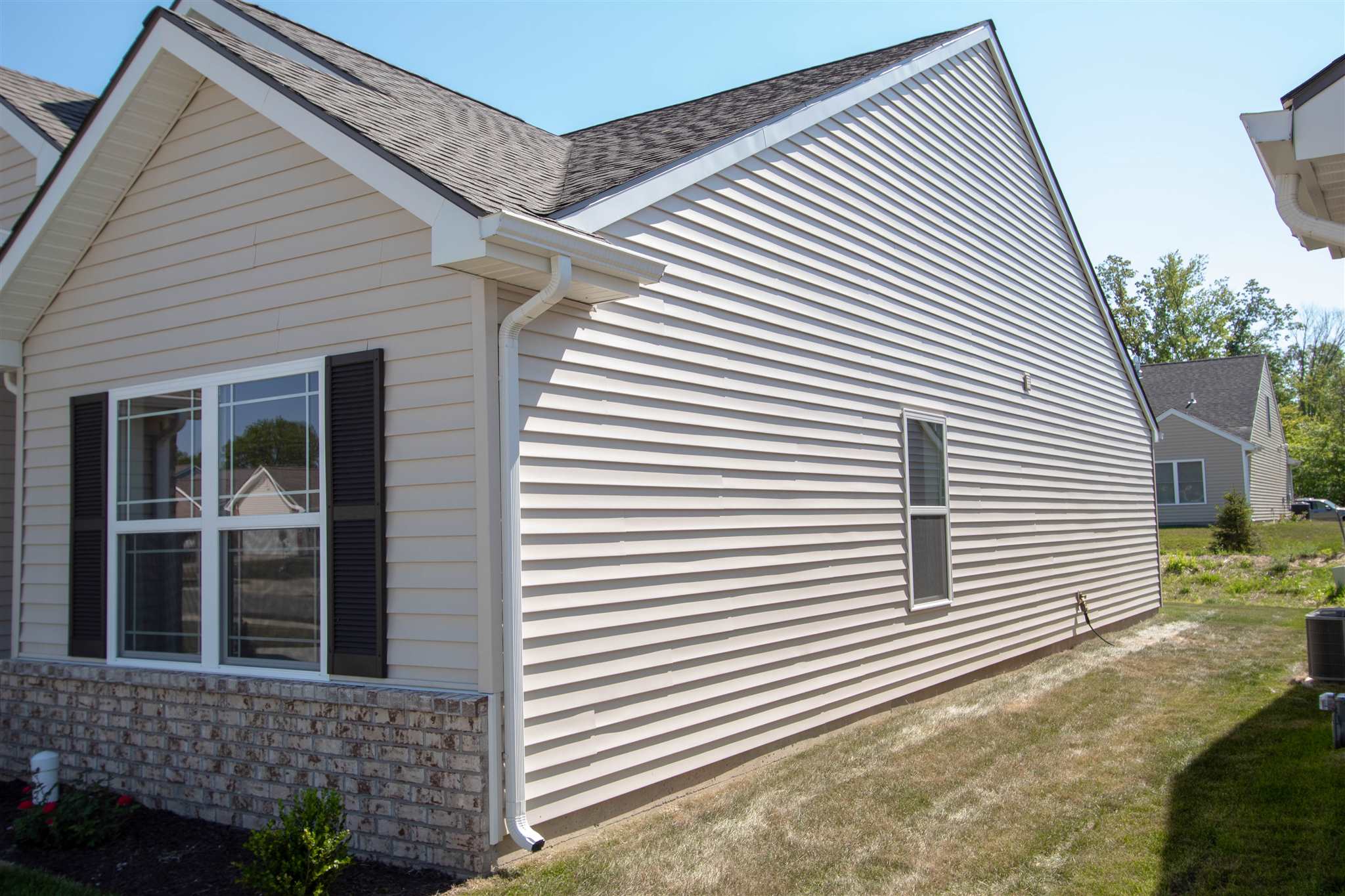 2124 Blue Spring Run Fort Wayne, IN 46808 - Photo 3 of 28 Gallery Image 3