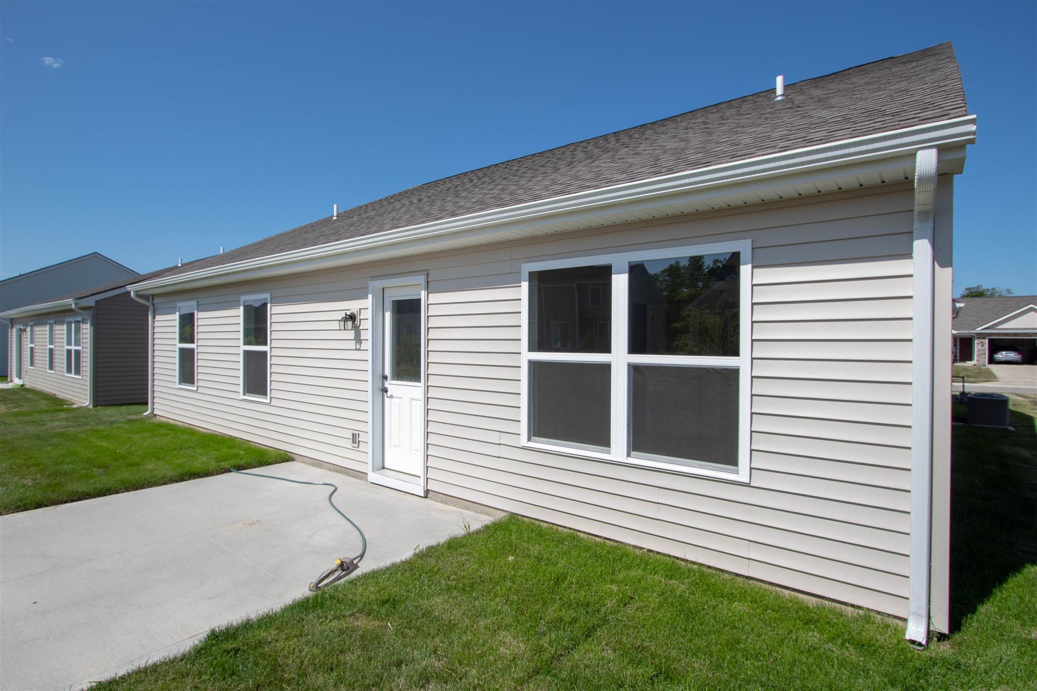 2124 Blue Spring Run Fort Wayne, IN 46808 - Photo 4 of 28 Gallery Image 4