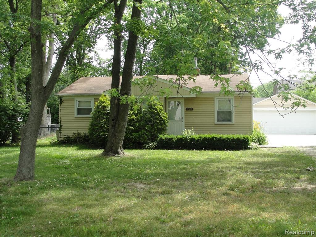 3525 Alida Avenue Rochester Hills, MI 48309 - Photo 2 of 16