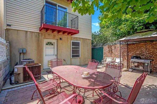 $2,550 | 125 Elizabeth Avenue, Elizabeth, NJ 07206