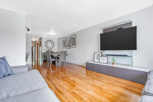 $2,550 | 125 Elizabeth Avenue, Elizabeth, NJ 07206