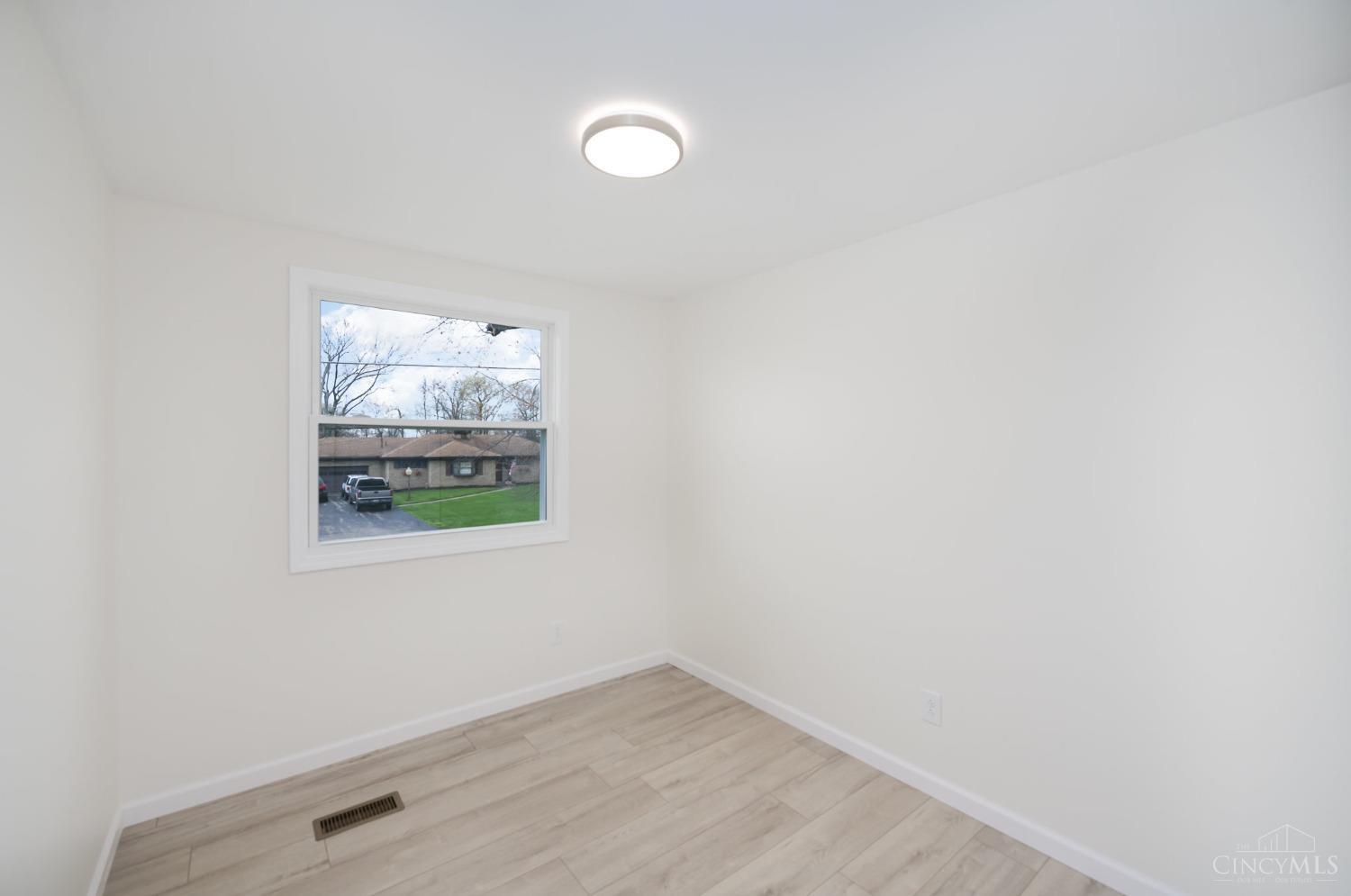 3264 Struble Road Cincinnati, OH 45251 - Photo 15 of 28 Gallery Image 15