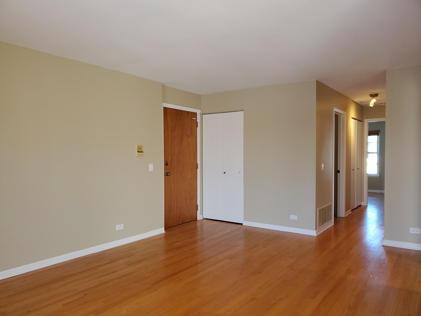 733 Plum Tree Court, Unit C2 Wheeling, IL 60090 - Photo 3 of 25