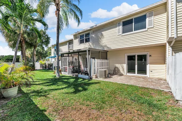 $2,500 | 2877 Northeast 15th Street, Pompano Beach, FL 33062