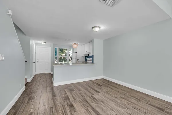 $2,500 | 2877 Northeast 15th Street, Pompano Beach, FL 33062