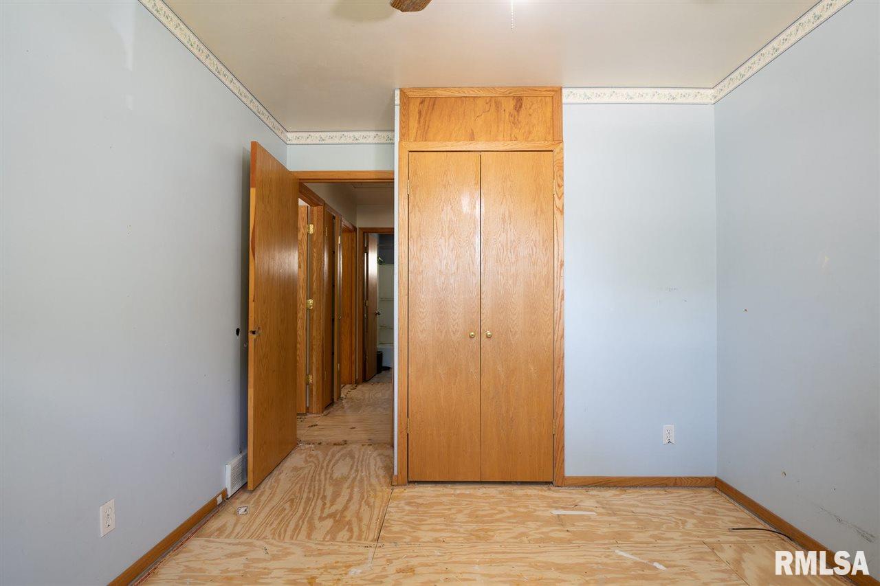205 Bess Street Washington, IL 61571 - Photo 16 of 36 Gallery Image 16