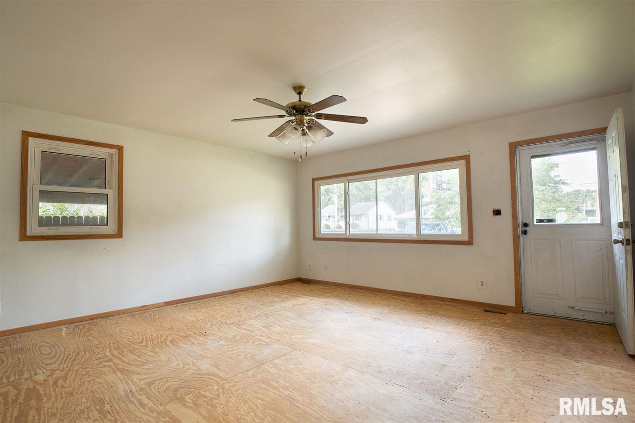 205 Bess Street Washington, IL 61571 - Photo 6 of 36 Gallery Image 6