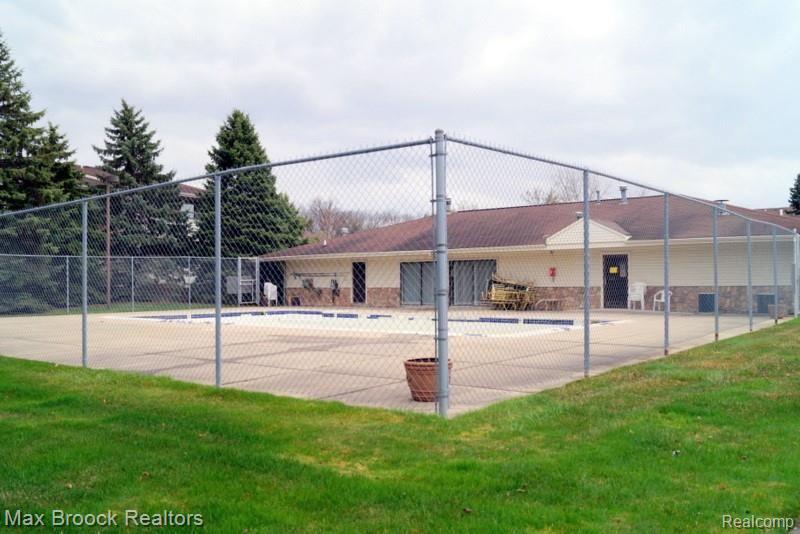 30414 Orchard Lake Road, Unit 7 Farmington, MI 48334 - Photo 20 of 22