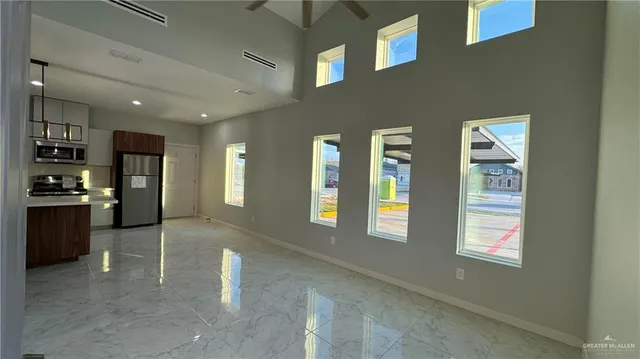 $1,200 | 906 Hidden Hills St Mission, Unit 1, Mission, TX 78572