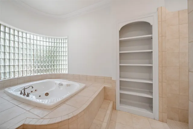 $1,600,000 | 98 Northgate Drive, The Woodlands, TX 77380