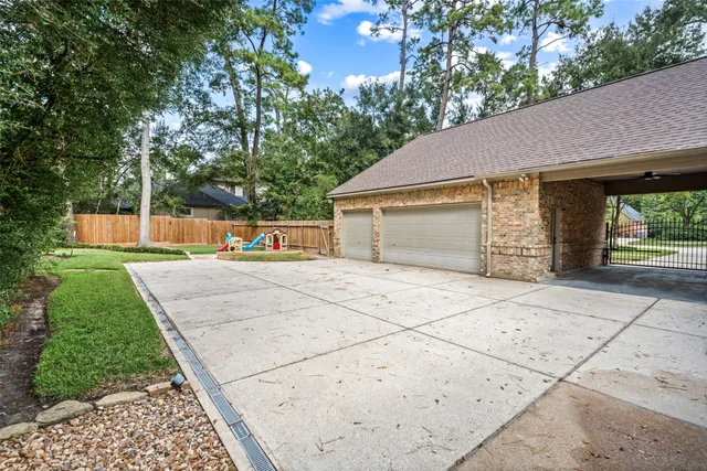 $1,600,000 | 98 Northgate Drive, The Woodlands, TX 77380