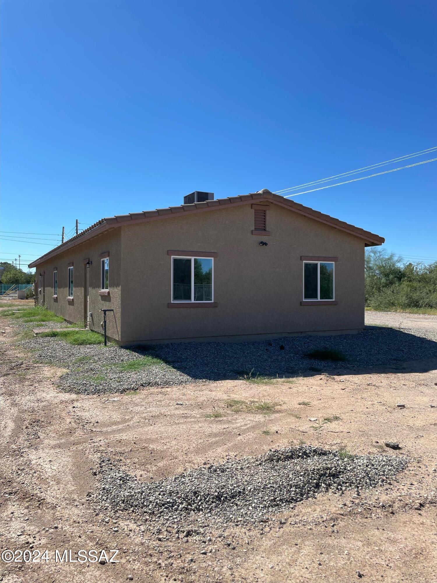 834 West Roger Road Tucson, AZ 85705 - Photo 2 of 35