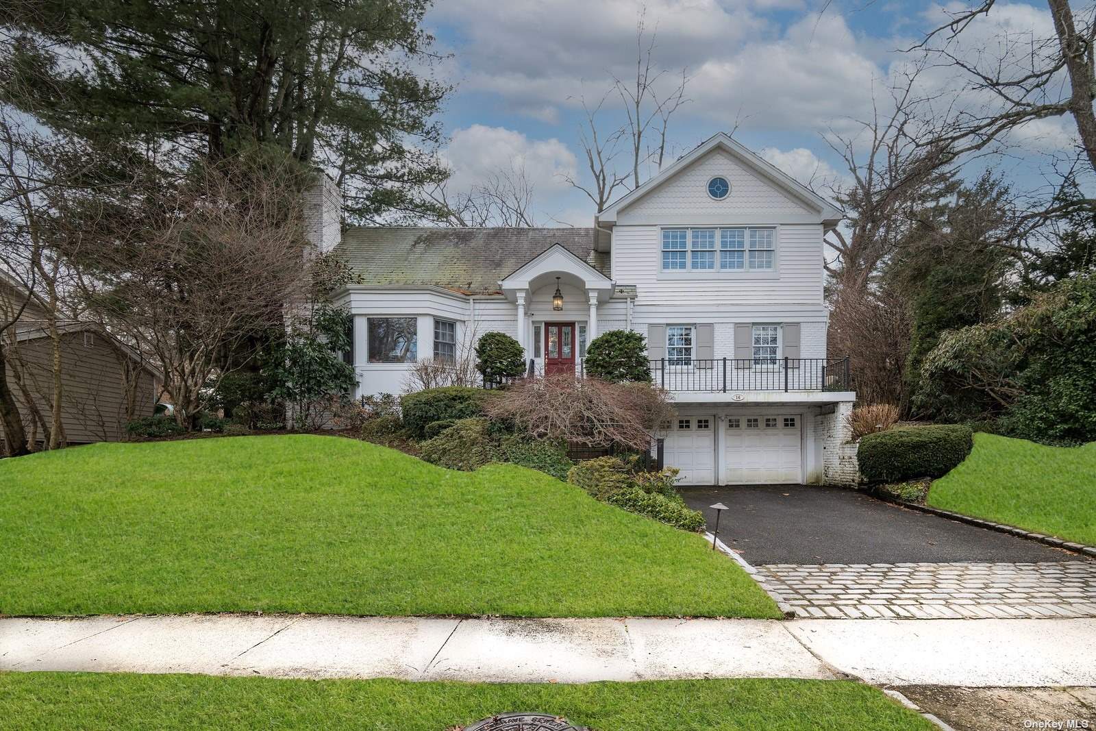 14 Surrey Road Great Neck, NY 11020 - Photo 1 of 1 Gallery Image 1