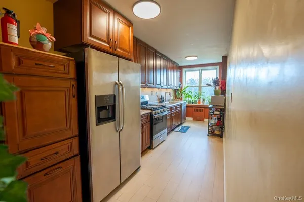 $184,000 | 1304 Midland Avenue, Unit C25, Yonkers, NY 10704