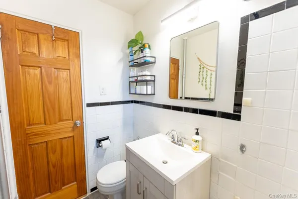 $184,000 | 1304 Midland Avenue, Unit C25, Yonkers, NY 10704