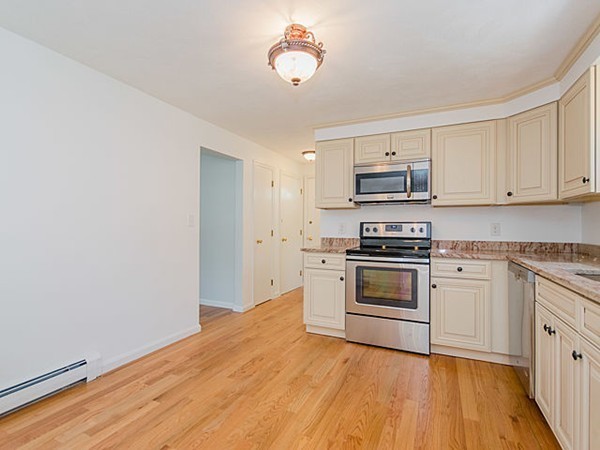 18 Intervale Road Waltham, MA 02453 - Photo 5 of 24