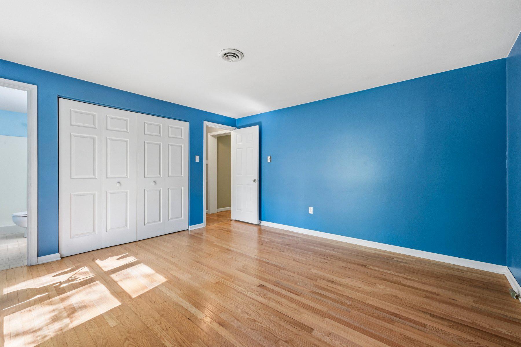 10820 Gambrill Park Road Frederick, MD 21702 - Photo 21 of 35 Primary bedroom with ensuite