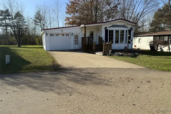 $49,900 | 16 West Canyon Drive, Hamburg, NY 14075