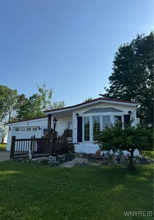 $49,900 | 16 West Canyon Drive, Hamburg, NY 14075