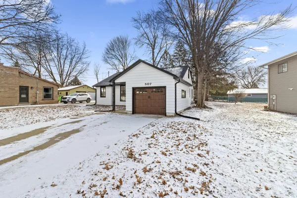 $319,900 | 507 Kenyon Lane, Beaver Dam, WI 53916