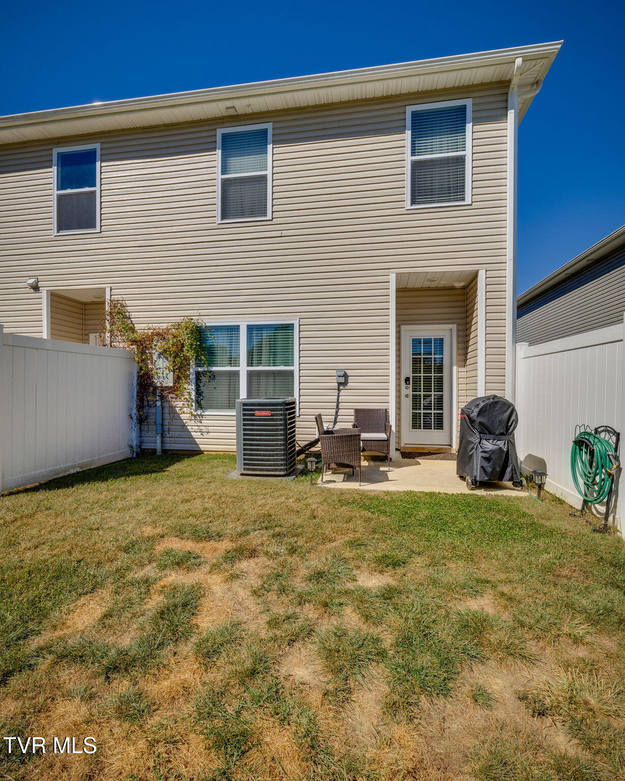 1067 Hammett Road, Unit 1067 Johnson City, TN 37615 - Photo 4 of 25 025