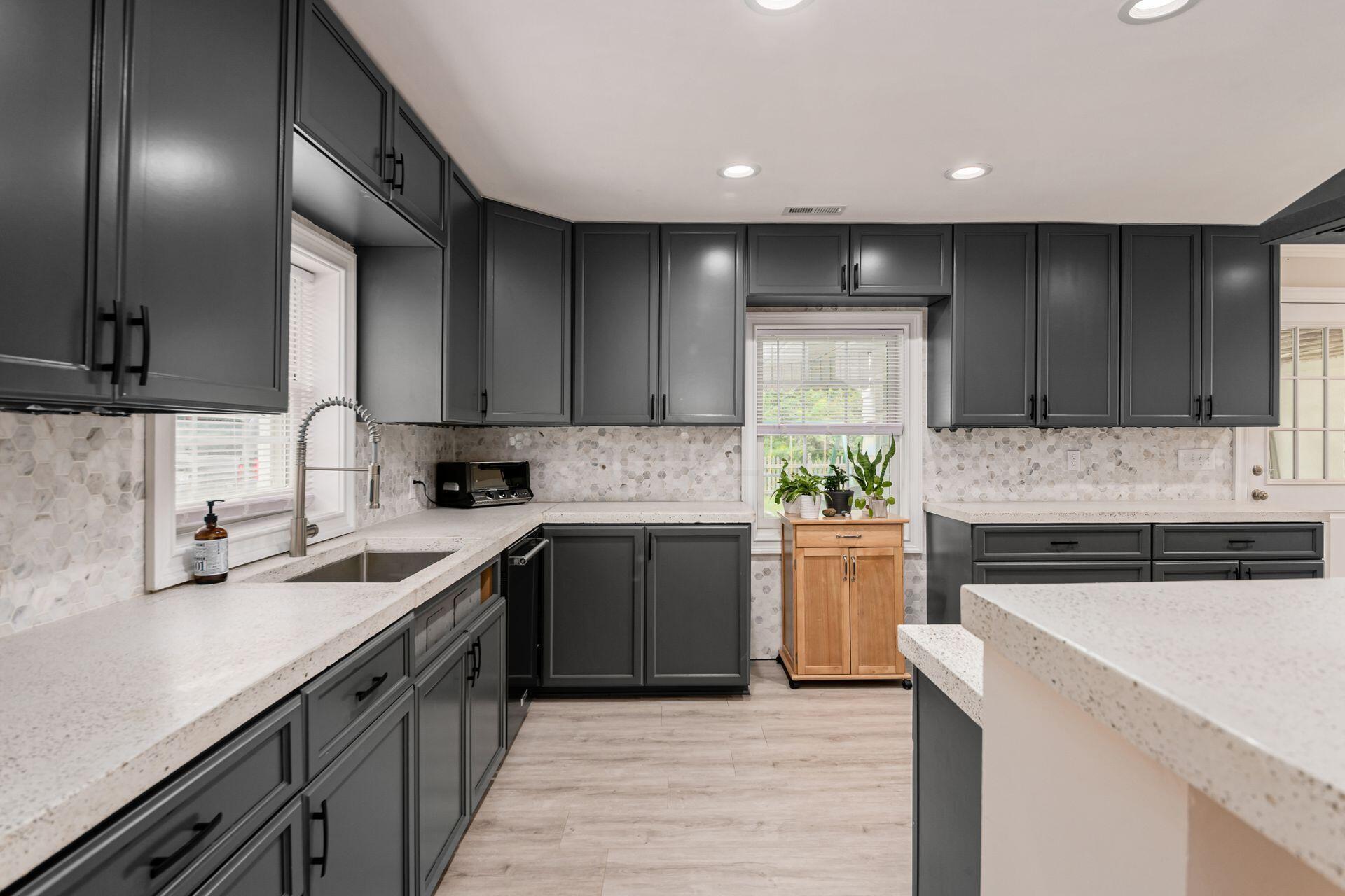 281 South Broadleigh Road Columbus, OH 43209 - Photo 18 of 44 019__L 281 S Broadleigh Rd054